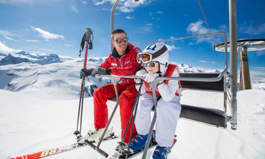 מדריך סקי לילדים בקלאב מד