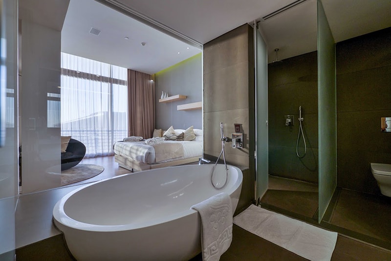 חדר אמבטיה במלון כרמים - הרי ירושלים